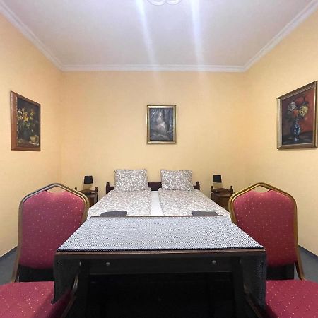 Luxi Romantik Apartments Budapest Luaran gambar