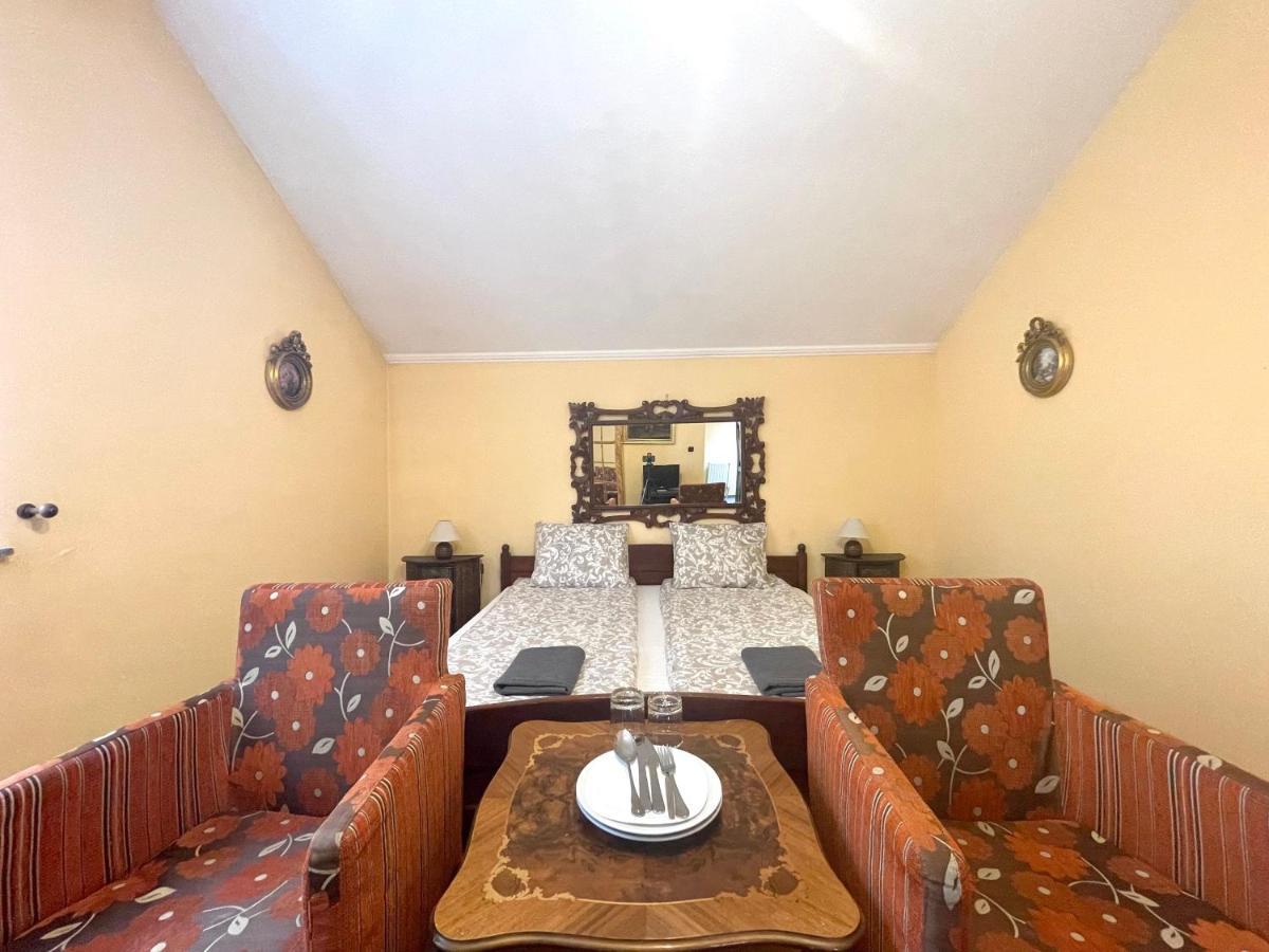 Luxi Romantik Apartments Budapest Luaran gambar