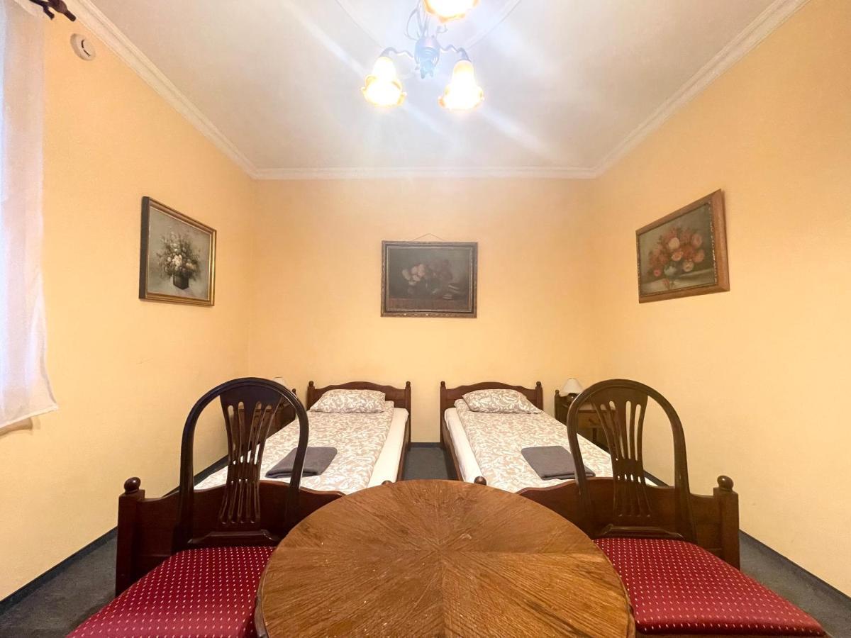 Luxi Romantik Apartments Budapest Luaran gambar