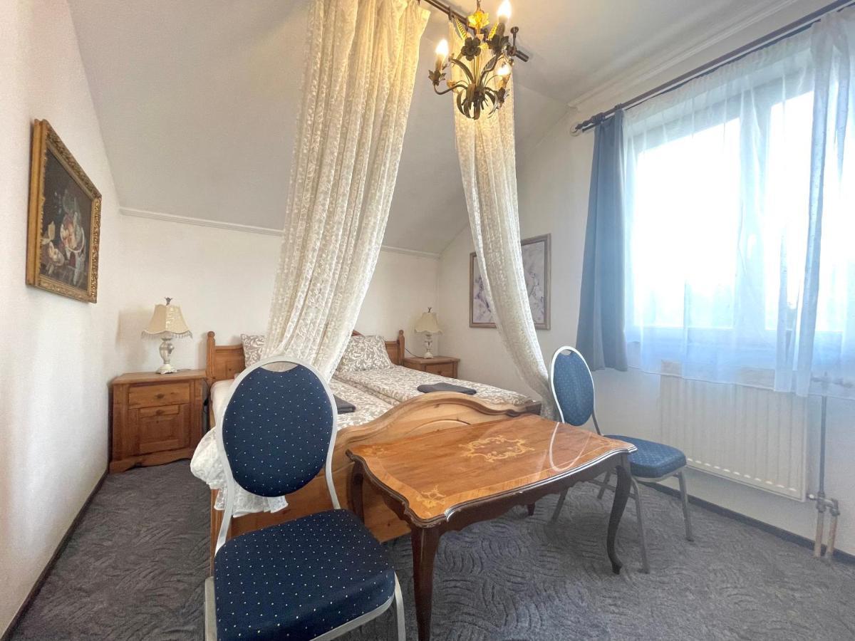 Luxi Romantik Apartments Budapest Luaran gambar